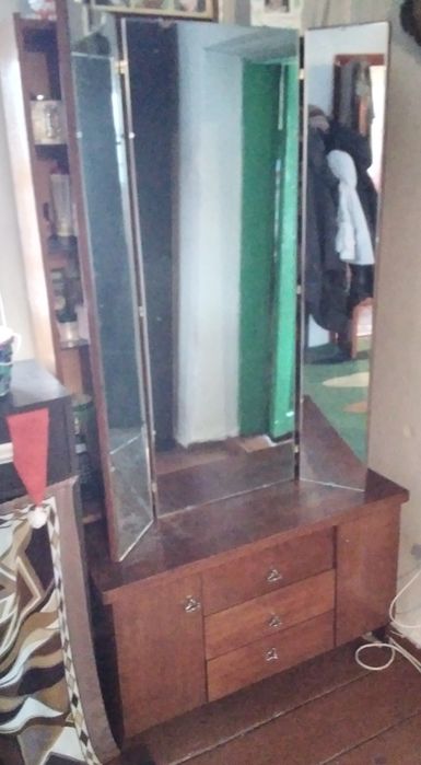 Зеркало тумбо трюмо