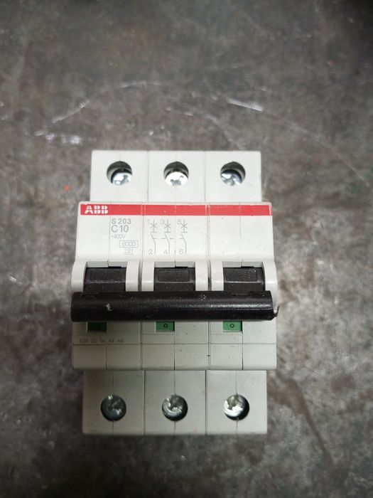 Блок питания,автоматы, розетки.