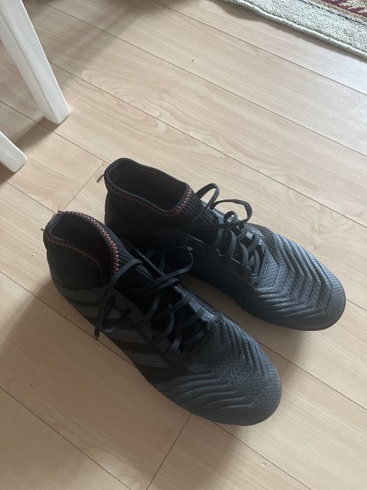 кросоовки для футбола предаторы