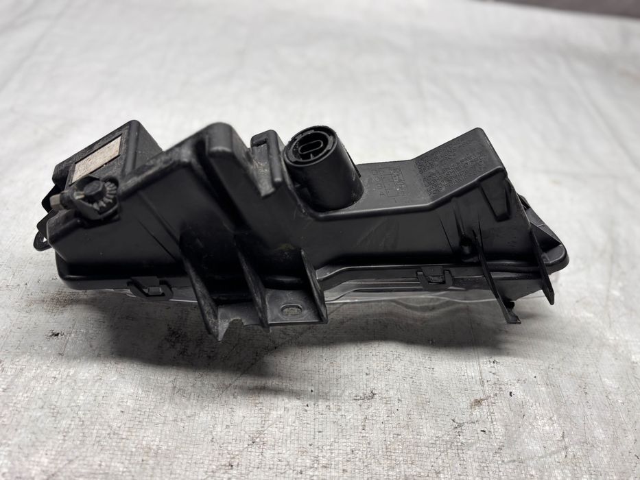 Лява дневна светлина (DRL) • Tesla Model 3 / Model Y (2020–2025)