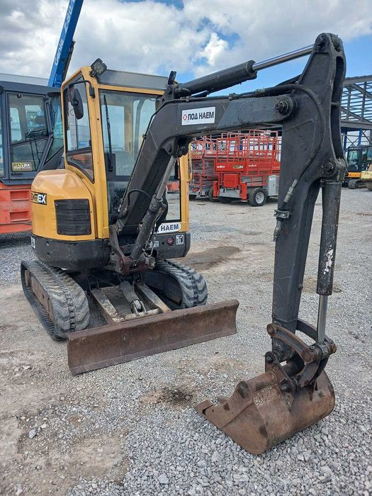Багер Volvo ECR 28