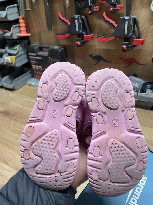 Продавам детски сандалки Sprandi номер 28.