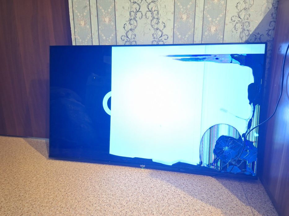 Продам б/у телевизор Artel на запчасти