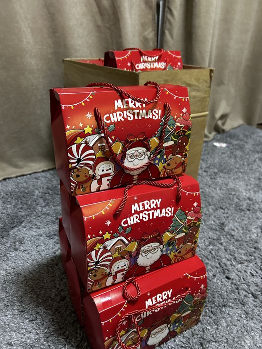 Новогодние подарочные наборы