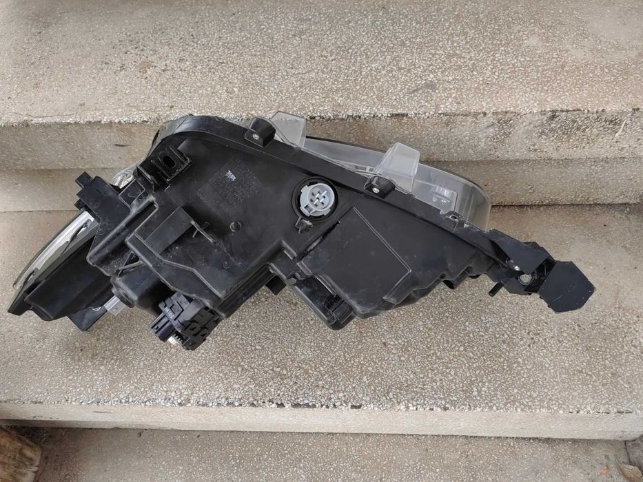 Фар Mazda 3 FULL LED десен / Фар Мазда 3 Оригинален