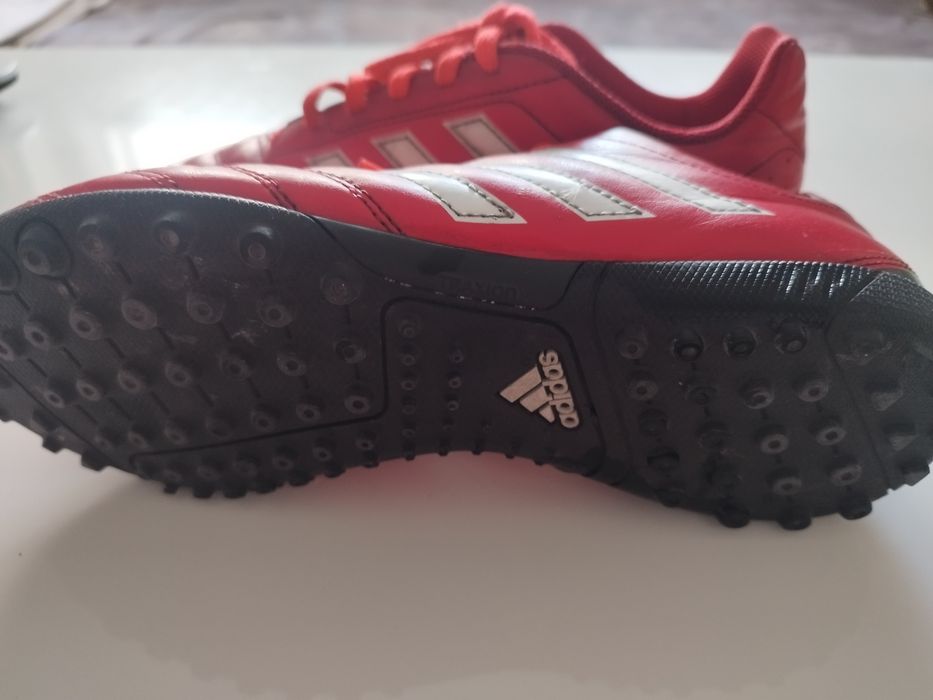 Футболни стоножки Adidas  38 номер