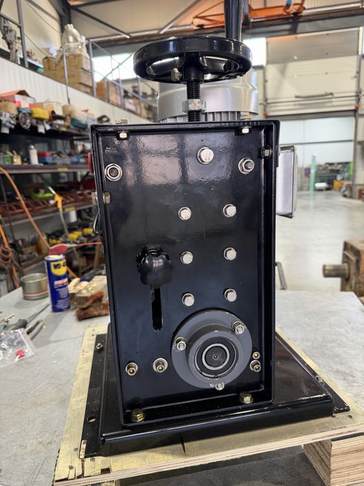 Машина за белене на кабели ф90мм/електрическа белачка