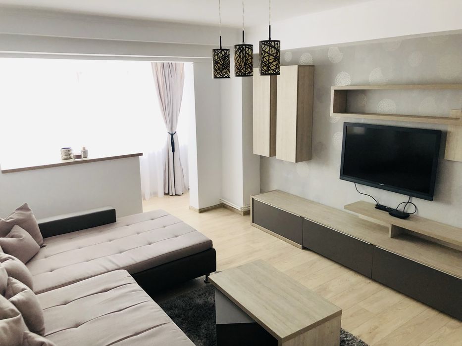 Apartament de Inchiriat 3 CAMERE -Zona Centrala