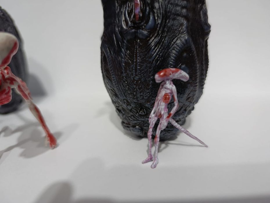 Продам фигурку Чужой - creature pack