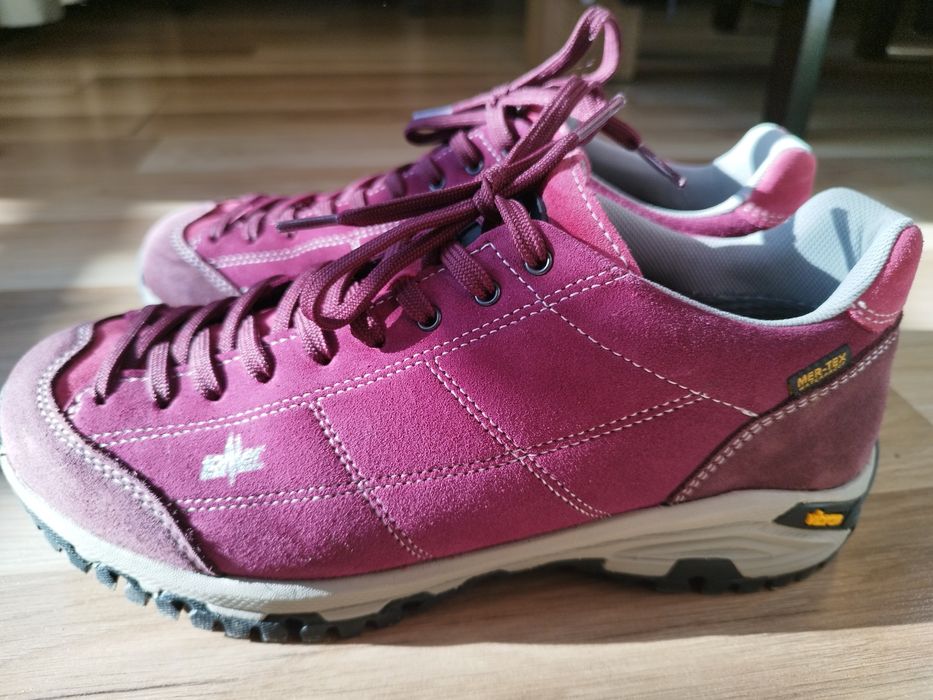 Туристически дамски обувки Lomer 39