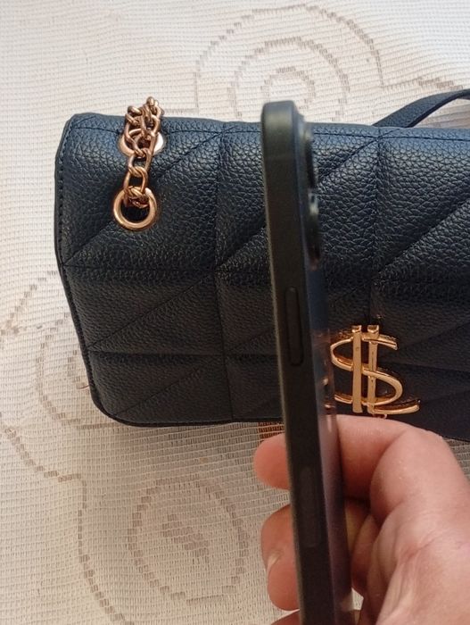 Vând iPhone 16 128g