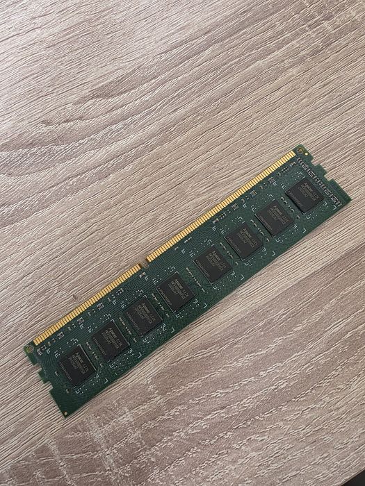 Оперативка 8GB DDR3 DIMM