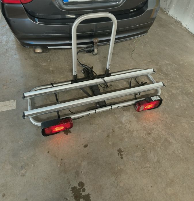 Suport biciclete auto cu prindere pe carlig