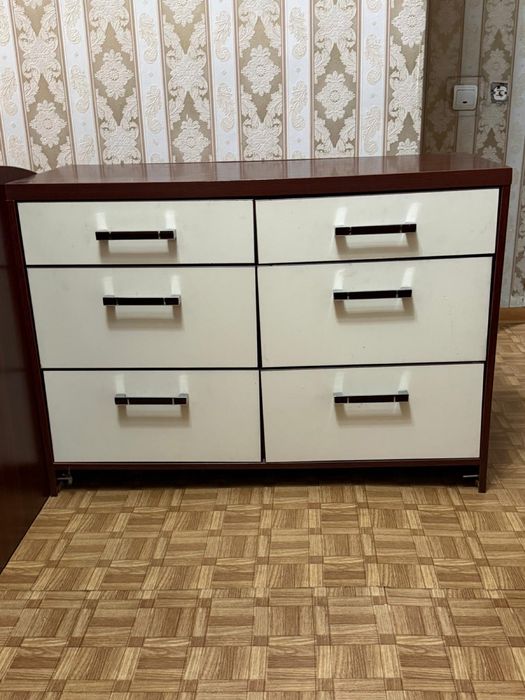 Продам комплект мебели