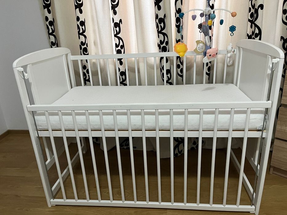 Pătuț bebe din lemn