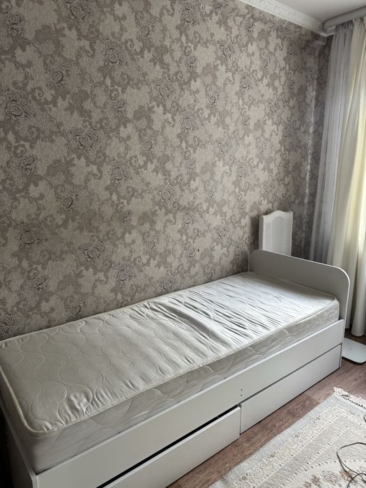 Продам односпальную кровать