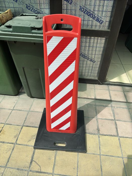 Дорожный конус бордюр