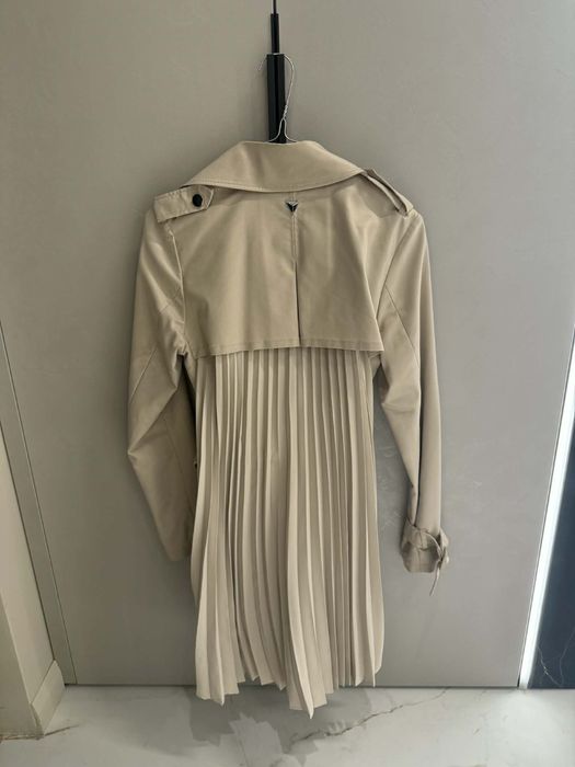 Тренчкот/рокля Guess