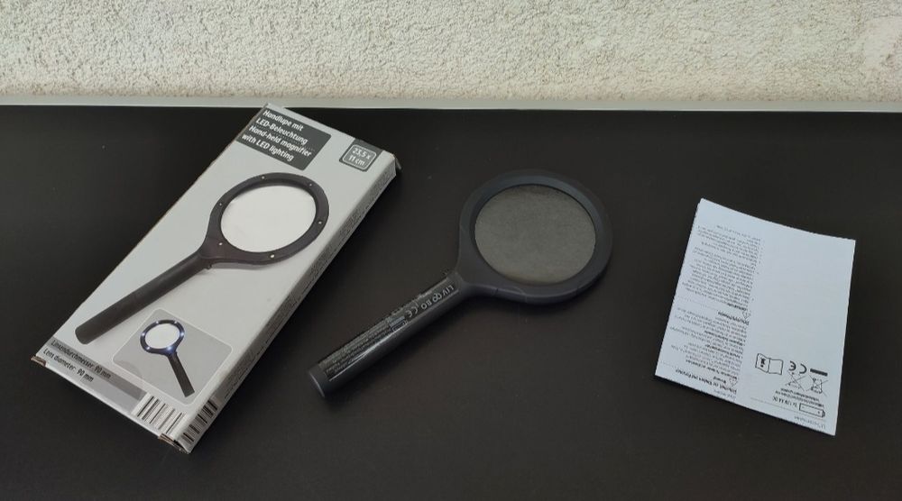 lupa de mana cu iluminare lumina 6 led citit batrani vedere slabita