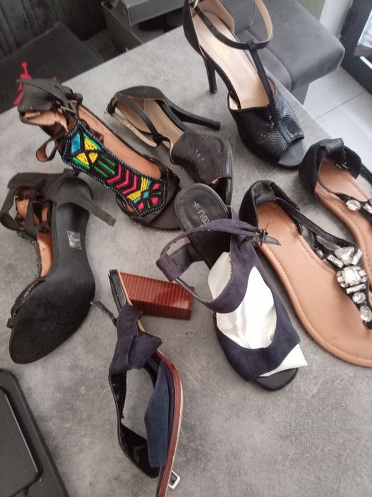 Обувь женской 39.40