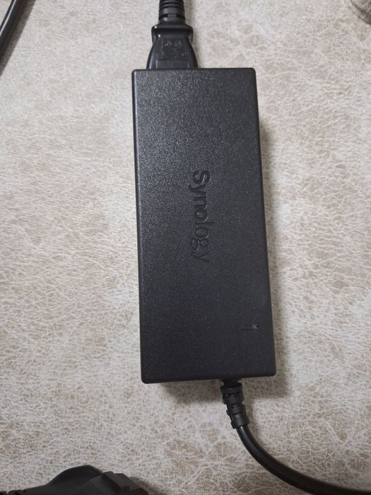 Adaptor12 V-7,5 A Synology model 2AAL090F