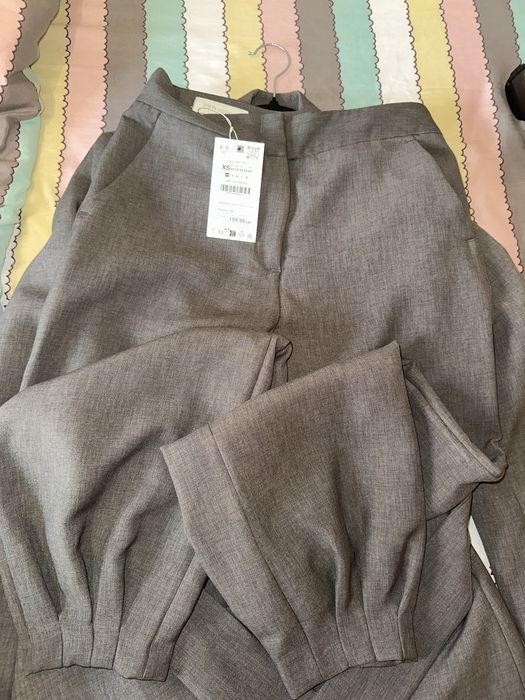 pantaloni zara cu eticheta