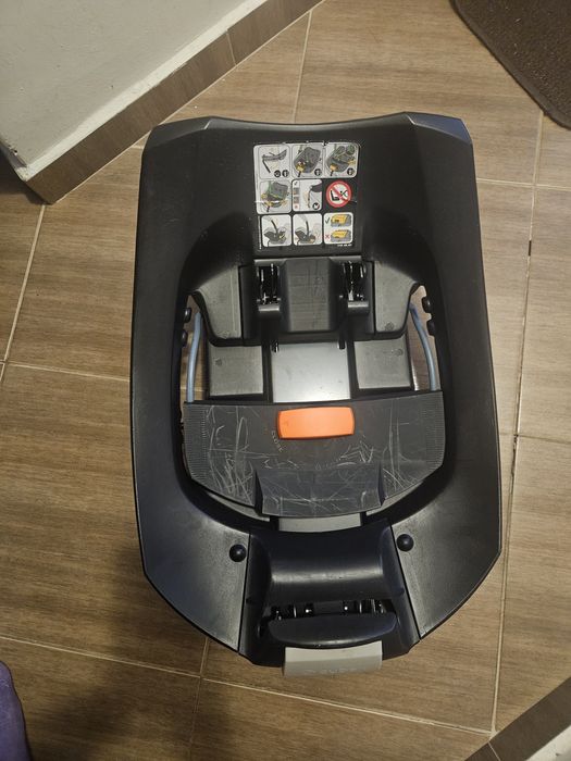 Столче за кола (кошница) Cybex Aton 5 + база и подарък летен калъф
