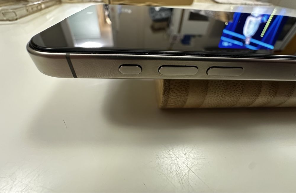 Продавам iPhone 15 Pro Max