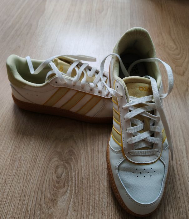 Маратонки Adidas 39 и 1/3