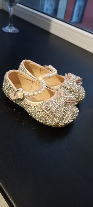 Продам платье нарядное детское