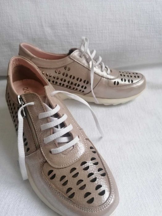 Дамски кожени спортни обувки със сребристо розов цвят