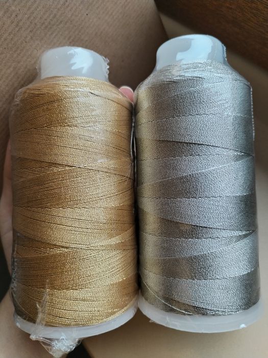 Fir metalic argintiu și auriu gros 750 metri