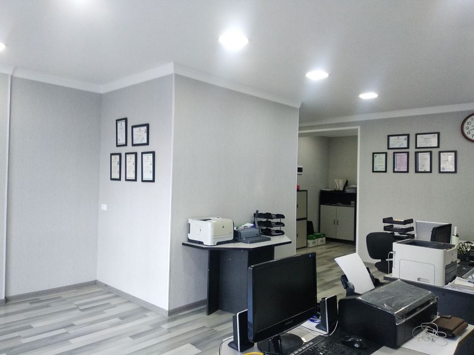 Продается нежилое помещение на 1 этаже 7  этажного дома.