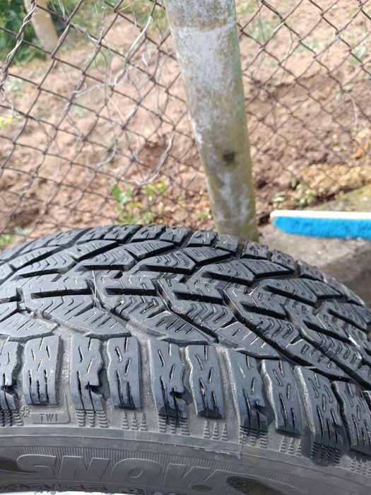 Зимни гуми с джанти за БМВ.