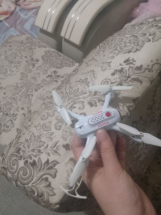 Дрон новый с камерой hd