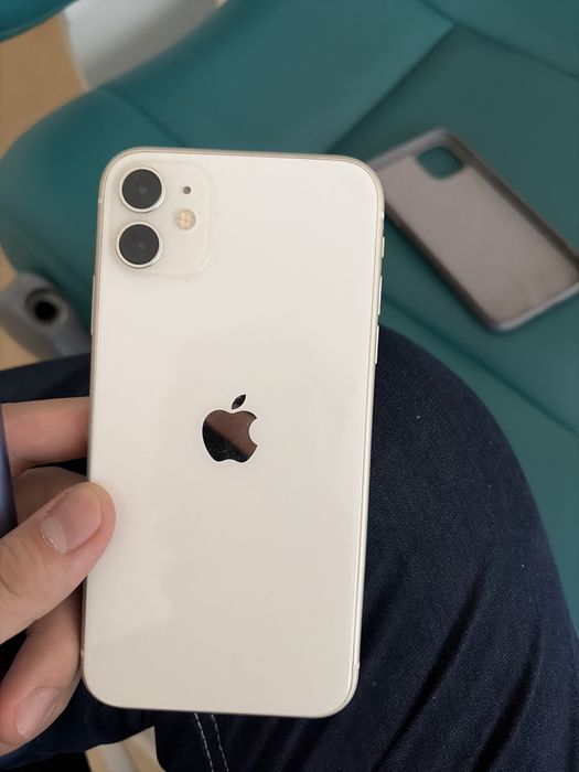 Продам Iphone 11