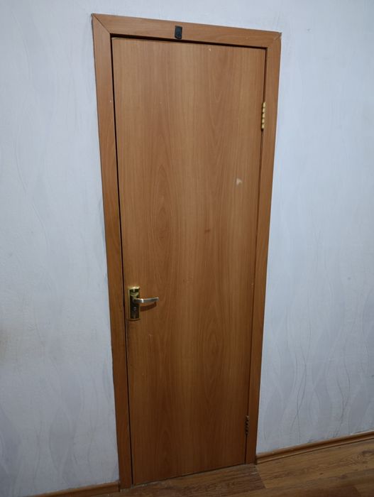 Продам двери б/у.