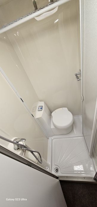 Închiriez rulota SWIFT