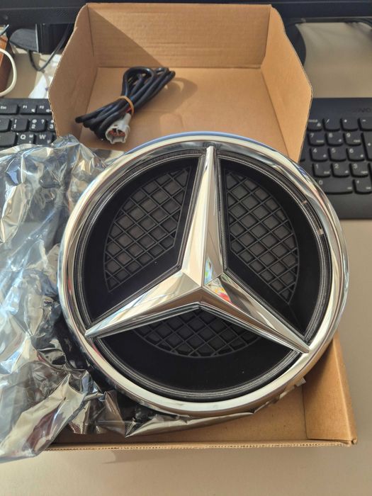 LED Емблема - Мерцедс E класа W213 / Mercedes E