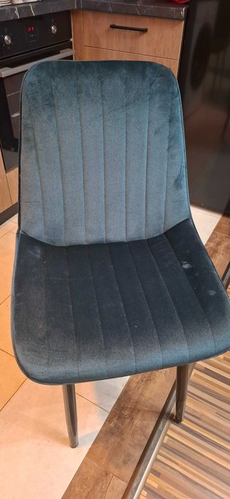 Продавам 3 бр. трапезни столове