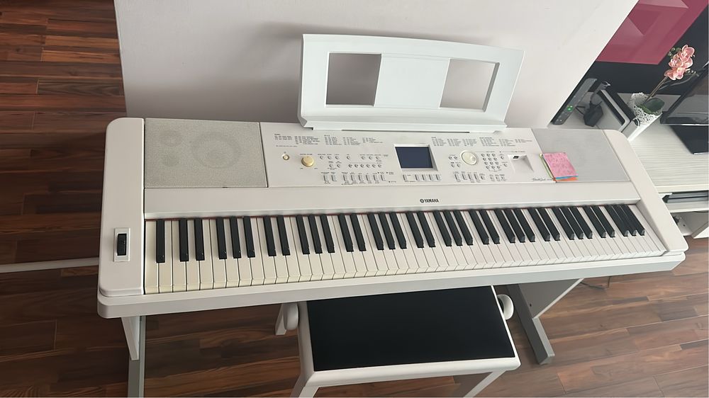 Pian YAMAHA DGX 660 Portable Grand