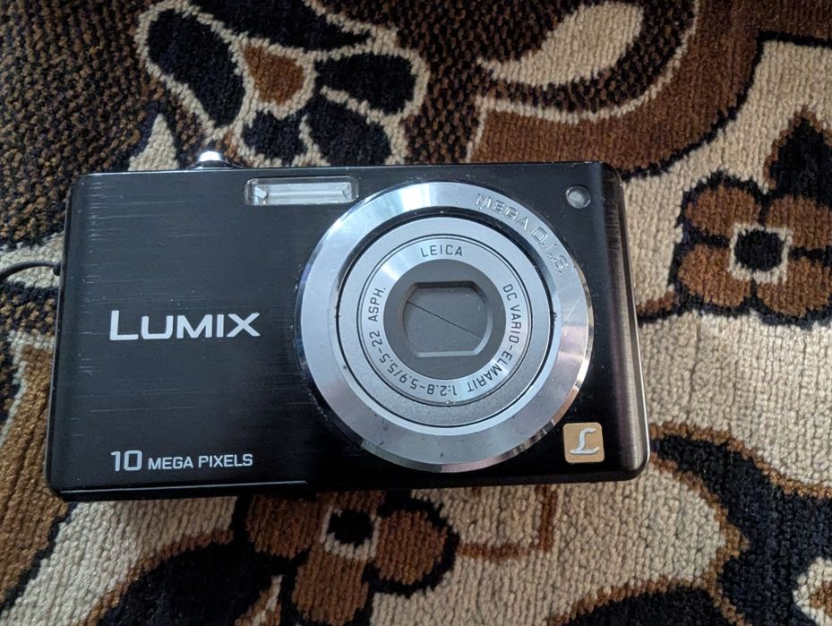 Panasonic Lumix fs7