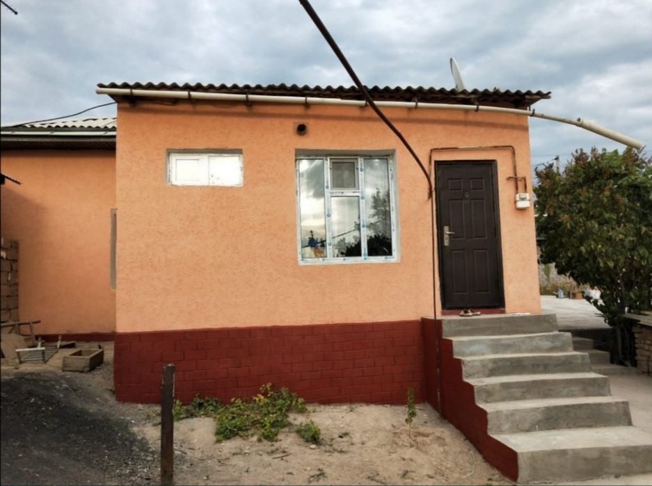 Дом продаётся 12 соттык ЖД Вокзалда