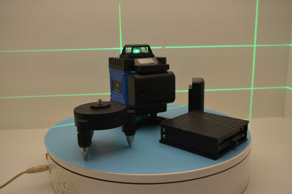 Oferta contine doua acumulatori  Promotie Nivela unda laser Green 16 lini 4D telecomanda inclusa  Reducere Nivelă Laser kkamoon 4D 16 linii fascicul r