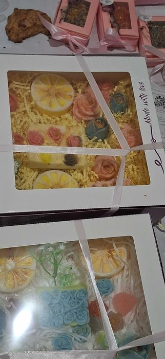 ПРОМОЦИЯ Ръчно изработени сапуни в кутия подарък за жена