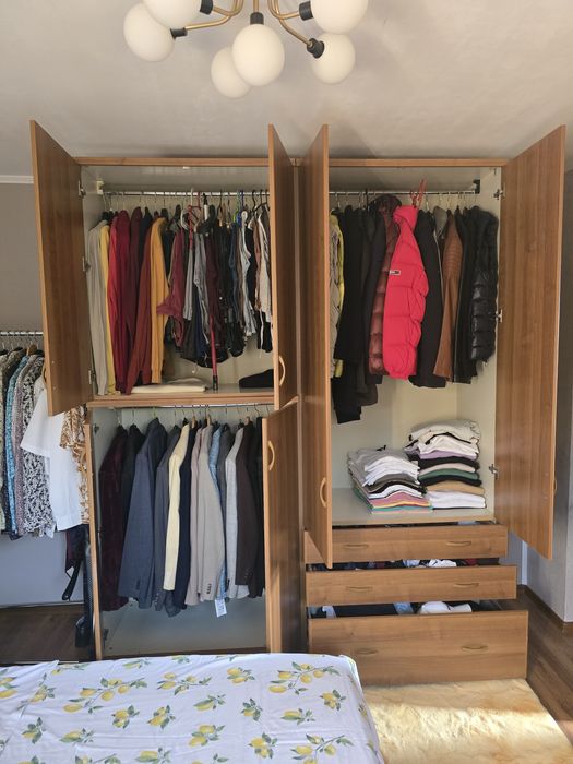 Vând mobila dormitor fabricatie ITALIA (dressing/dulap,comoda TV,pat)