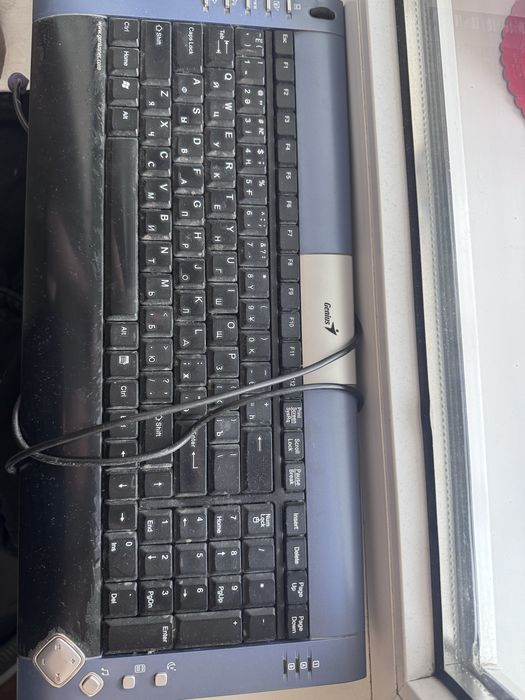 Продам клавиатура Genius