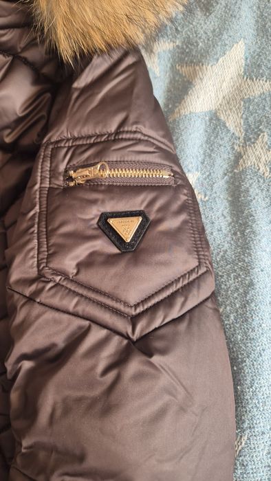 Дамско вталено яке с естествен пух