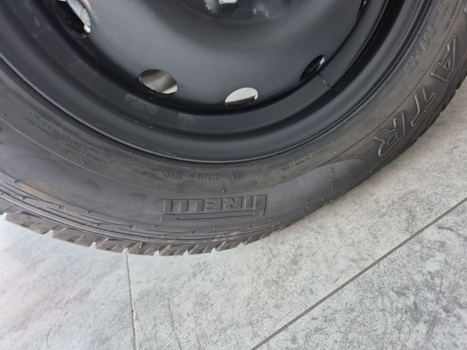 Продам летнее шины новые с  дисками