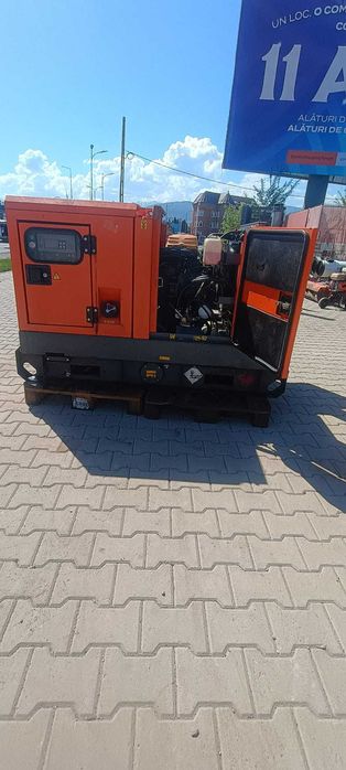 Inchiriez generator de curent 22 kVA